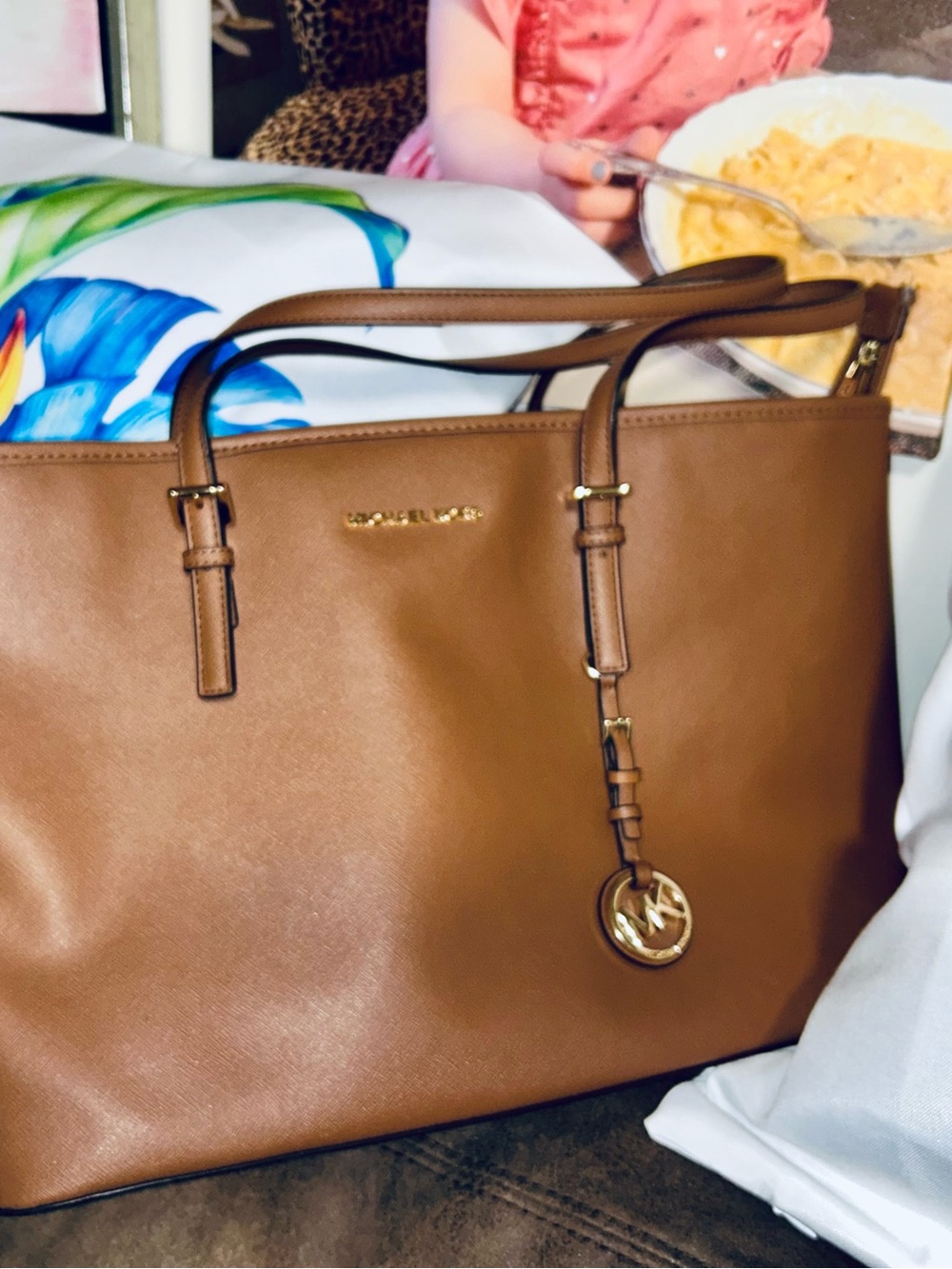 NWT Michael Kors Cognac Saffiano Leather Tote Gold Logo Charm Pockets/Sleeves+++